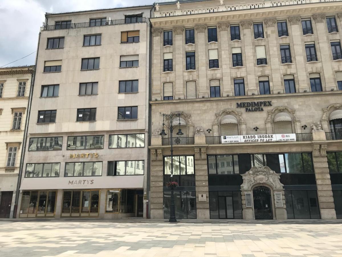 Studio Flat In The Center Of Budapest Luaran gambar